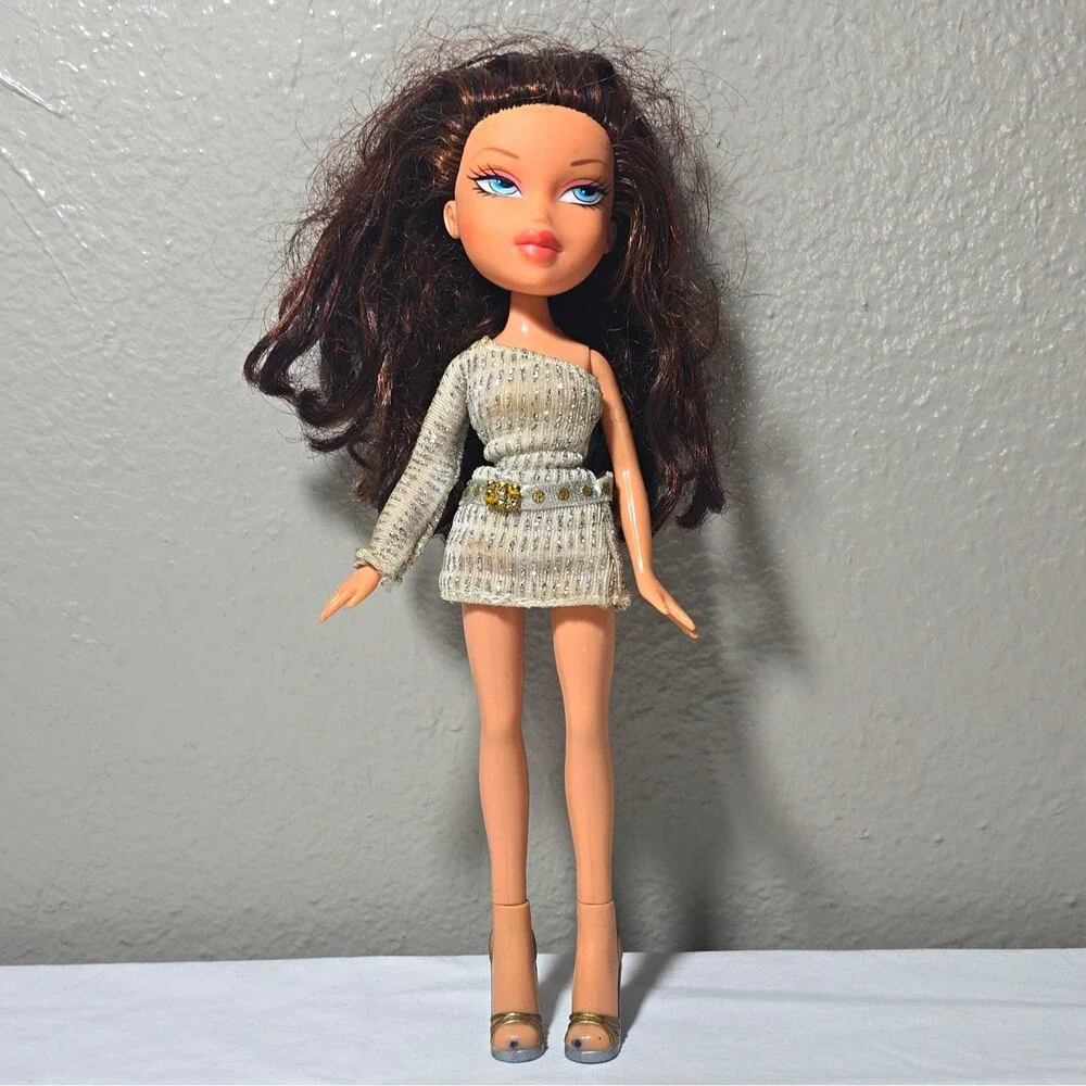 MGA Bratz Magic Make-Up Maribel Doll 2001 - Brown Hair Blue Eyes Silver Dress